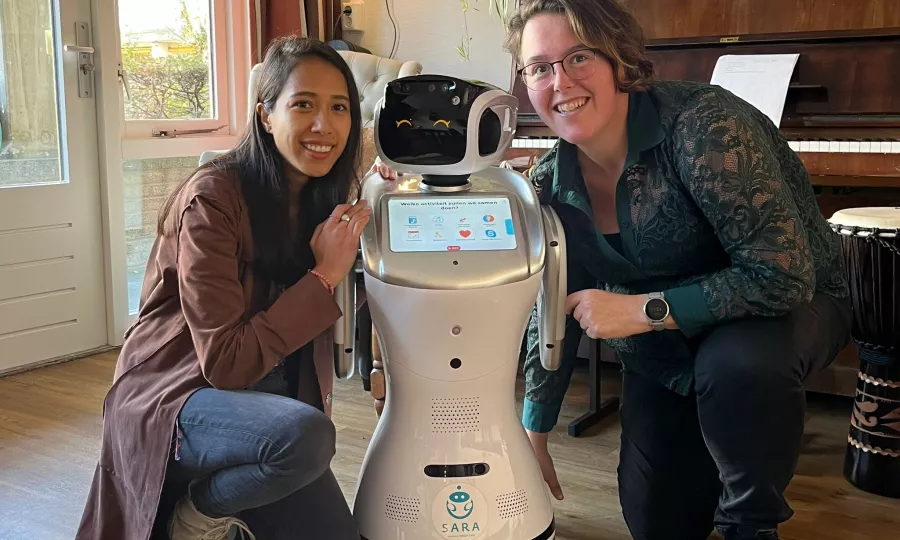 Gloria, Sara en Emmy